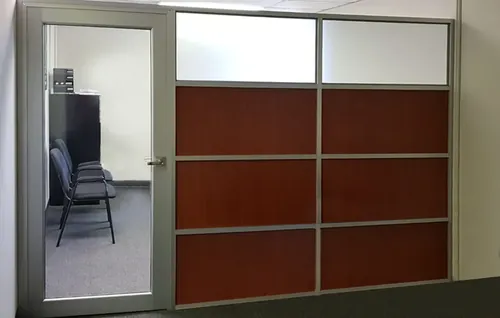  Glass Wall With Door TI32