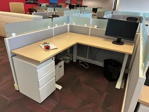 Herman Miller AO2 66x66 Used Cubicles